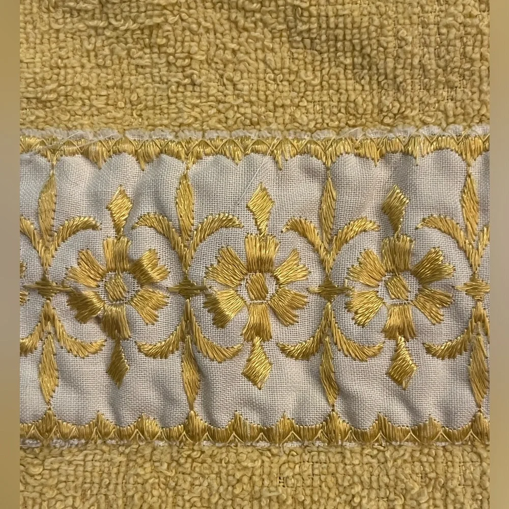 Vintage 60s/ 70s style embroidered yellow hand towel. GUC! Super retro!
